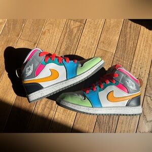 Little Kids Size 13C Nike Air Jordan 1 Mid SE